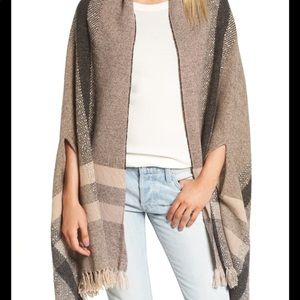 Wool Placed Plaid Cape Scarf
